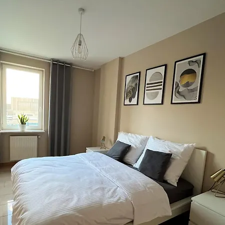 Uroczy Z Widokiem Na Centrum I Darmowym Parkinigiem *